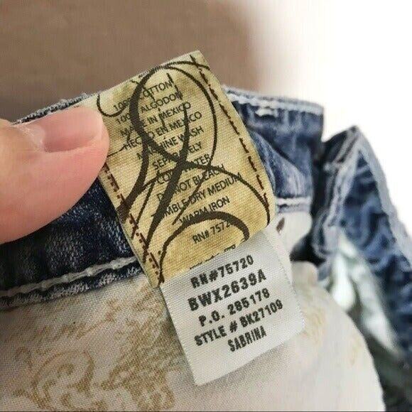 BKE Size 26 Sabrina Light Wash Distressed 100% Cotton Capri Length Denim Jeans - Picture 5 of 10